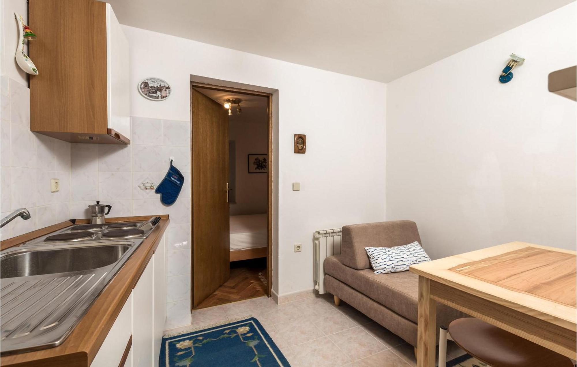 Lovely Apartment In Veli Losinj With Kitchen Exteriör bild