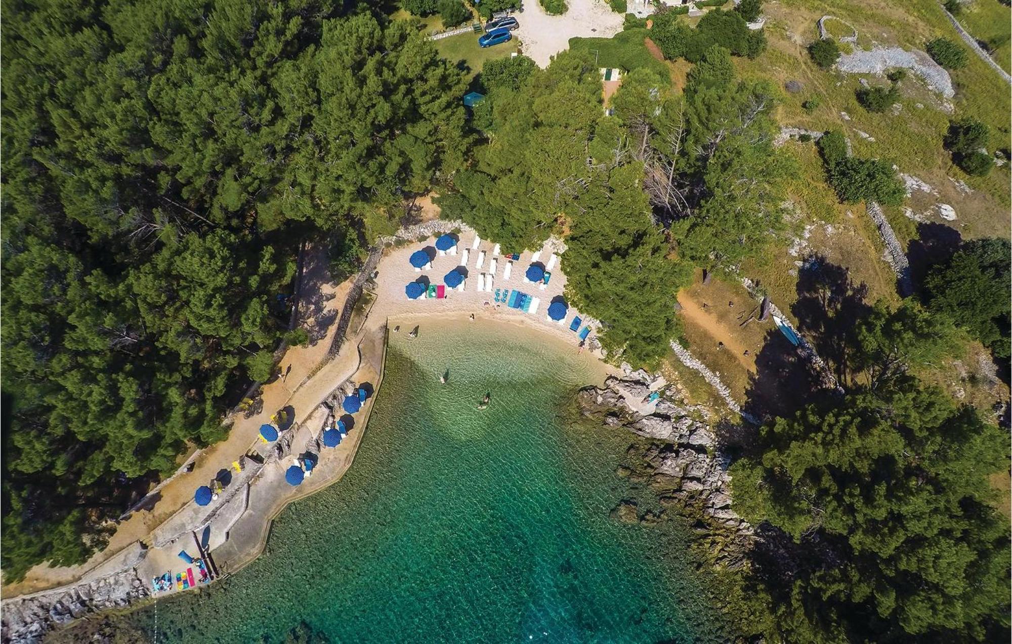 Lovely Apartment In Veli Losinj With Kitchen Exteriör bild