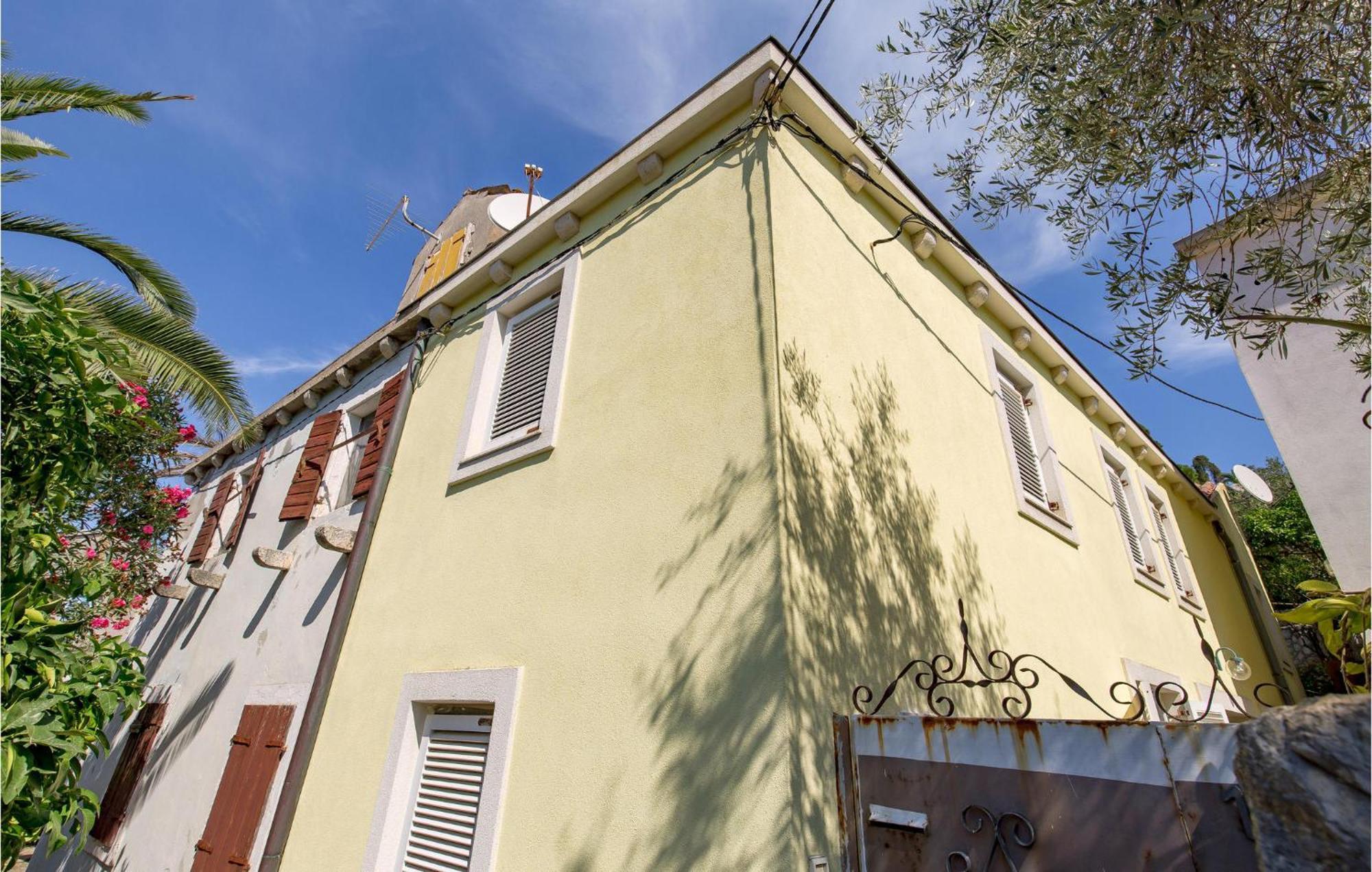 Lovely Apartment In Veli Losinj With Kitchen Exteriör bild