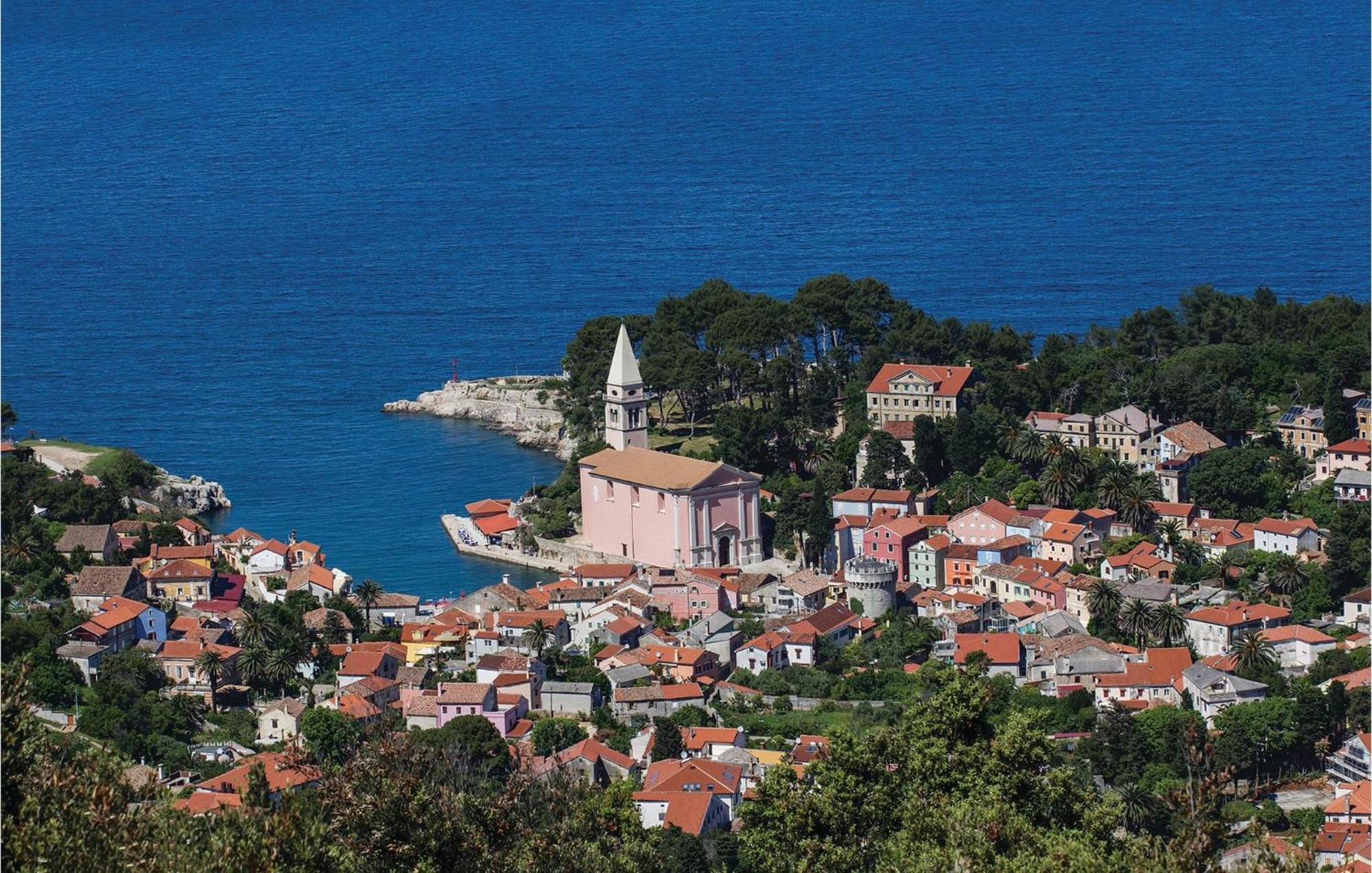 Lovely Apartment In Veli Losinj With Kitchen Exteriör bild